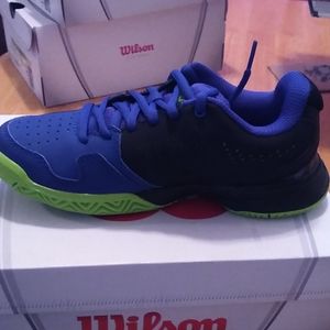 Wilson kaos comp jr. Boys size 1 tennis shoe